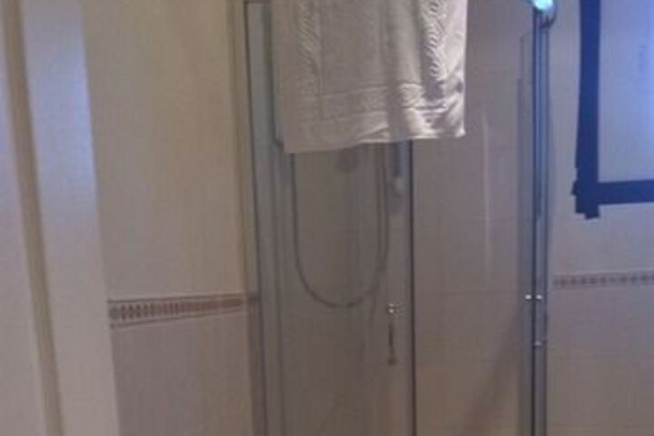Room 3 of 39