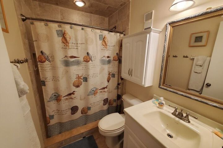 Room 13 of 35