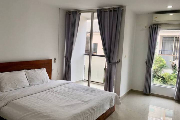 Room 11 of 48