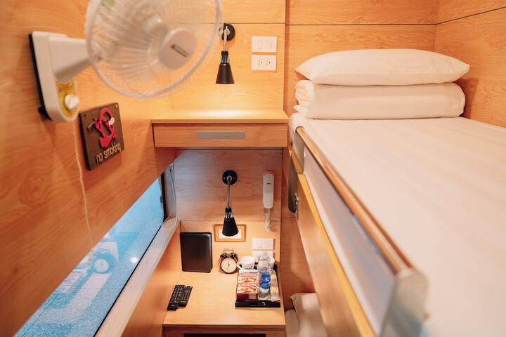 Room 13 of 28