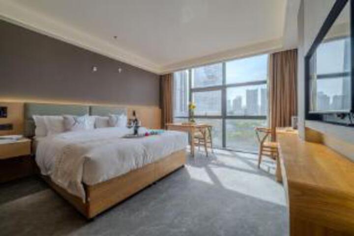 Room 7 of 9