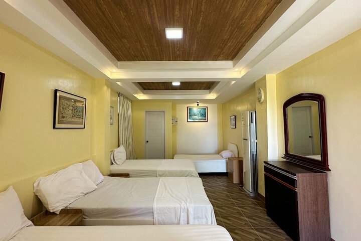 Room 3 of 72