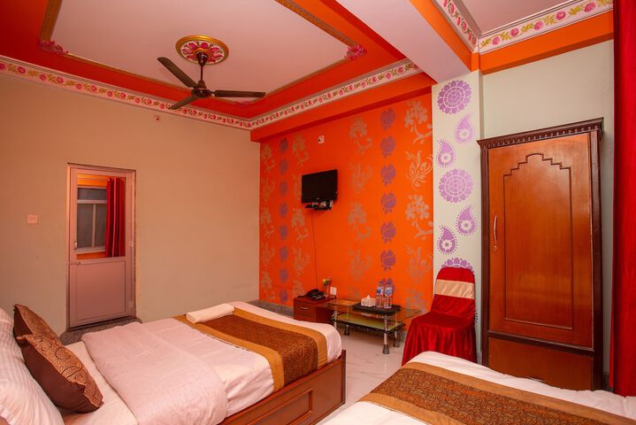 Room 9 of 26