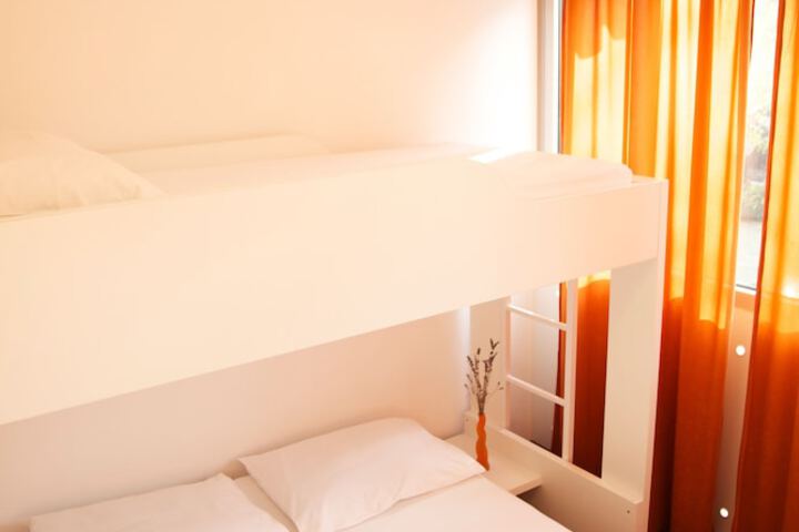Room 14 of 27