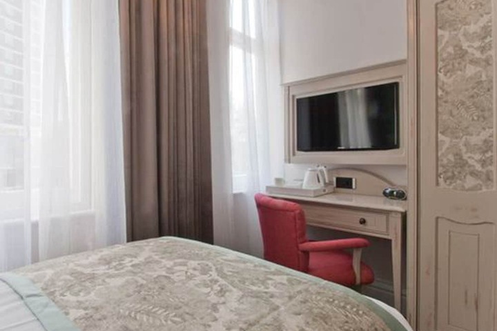 Room 28 of 50