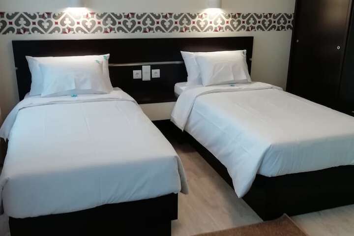 Room 2 of 38