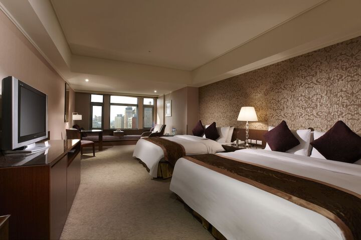Room 5 of 40