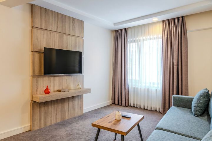 Room 80 of 170