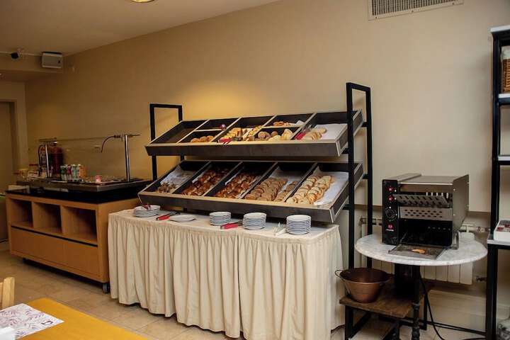 Breakfast/Coffee Service 26 of 49
