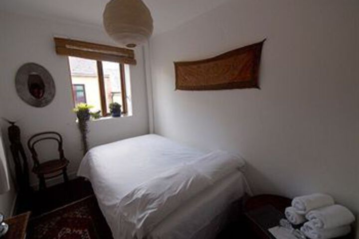 Room 10 of 13