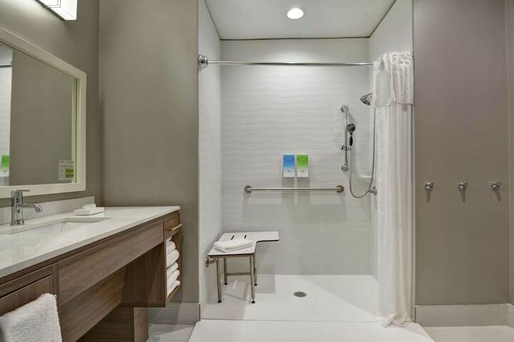 Bathroom shower