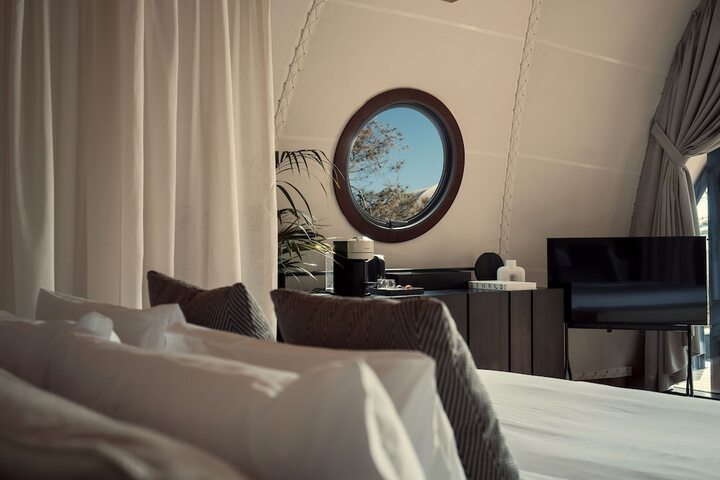 Room 7 of 68