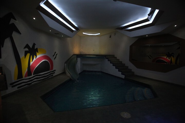 Pools & Facilities