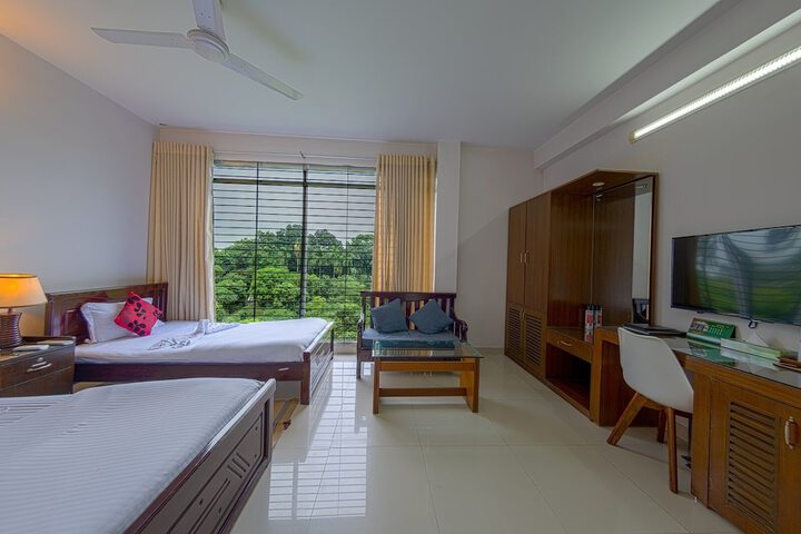Room 6 of 44