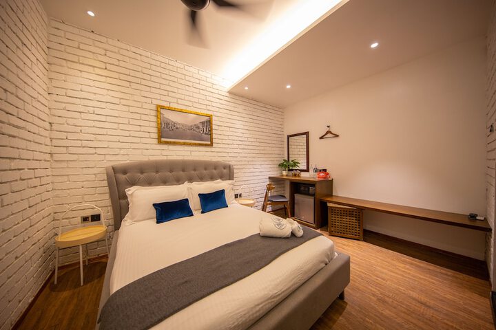 Room 8 of 49