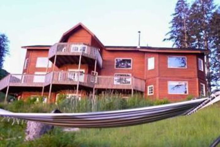 A Bayview & River Inn