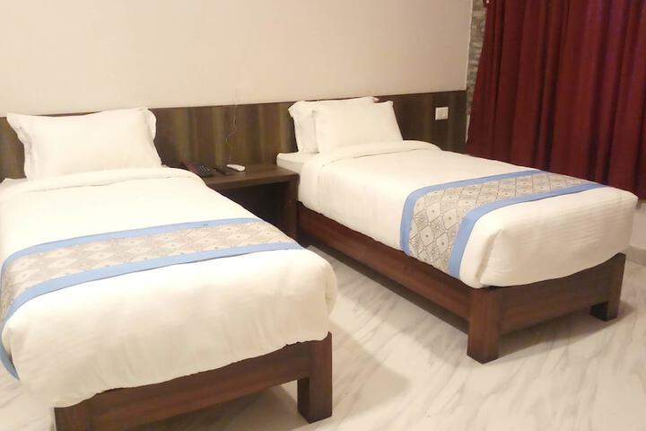 Room 10 of 13