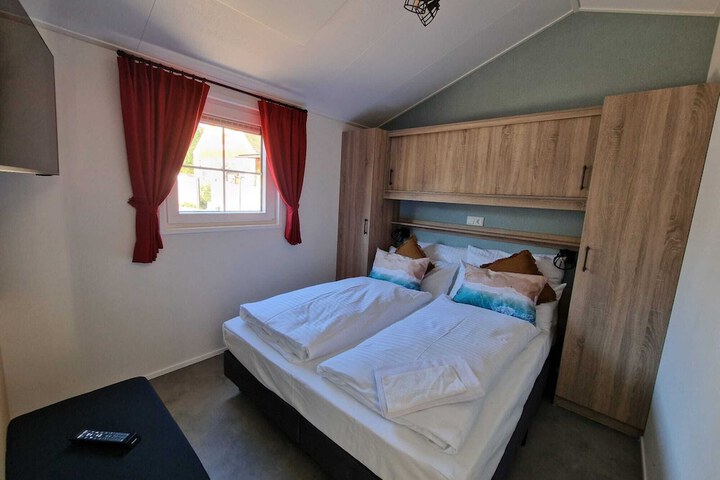 Room 8 of 19