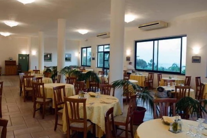 Dining Photos