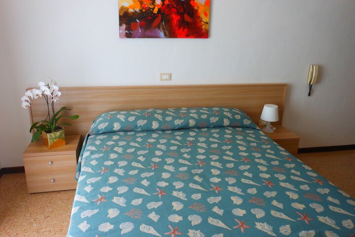 Room 17 of 64
