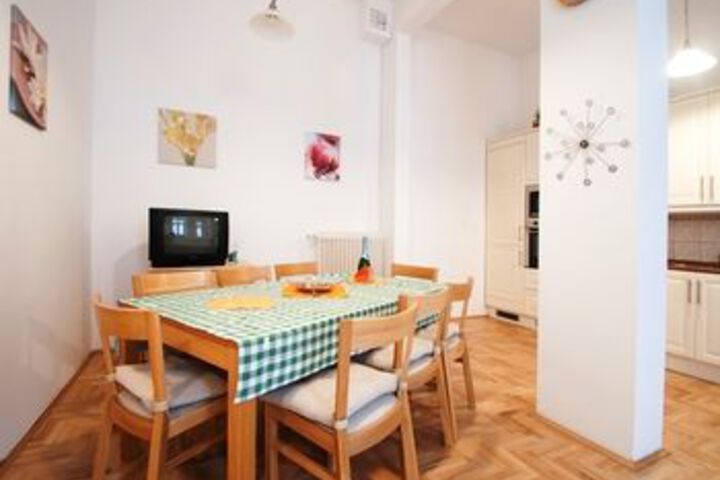 Room 15 of 18