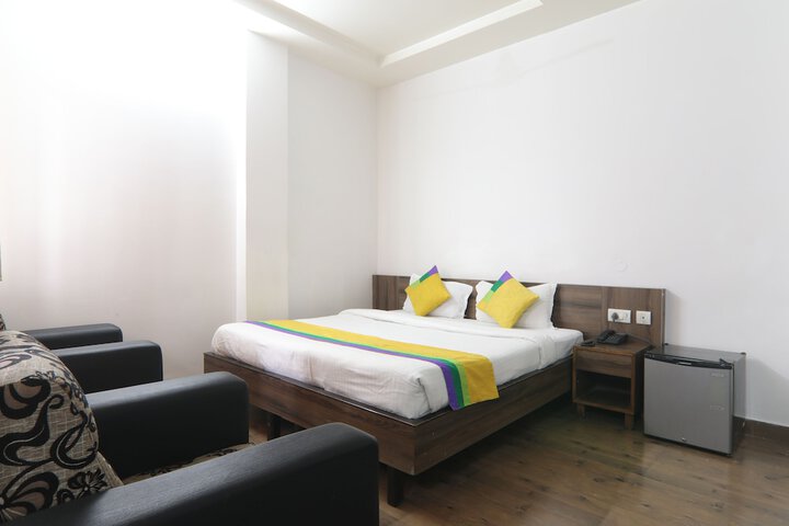 Room 7 of 16