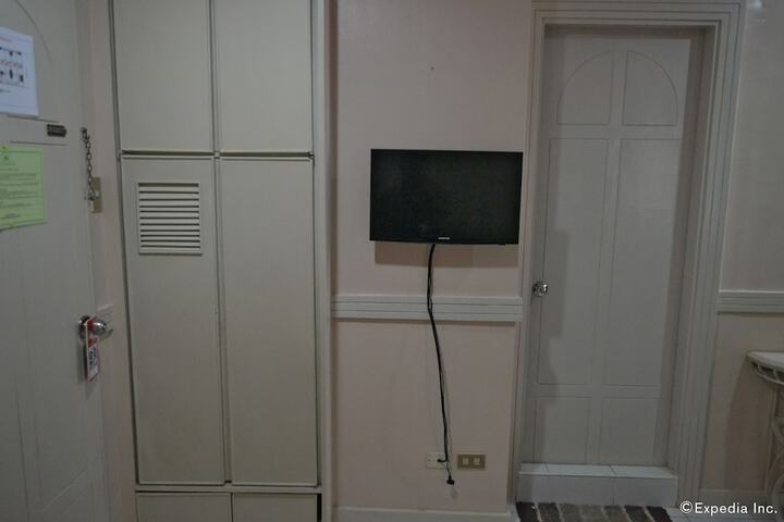 Room 32 of 56