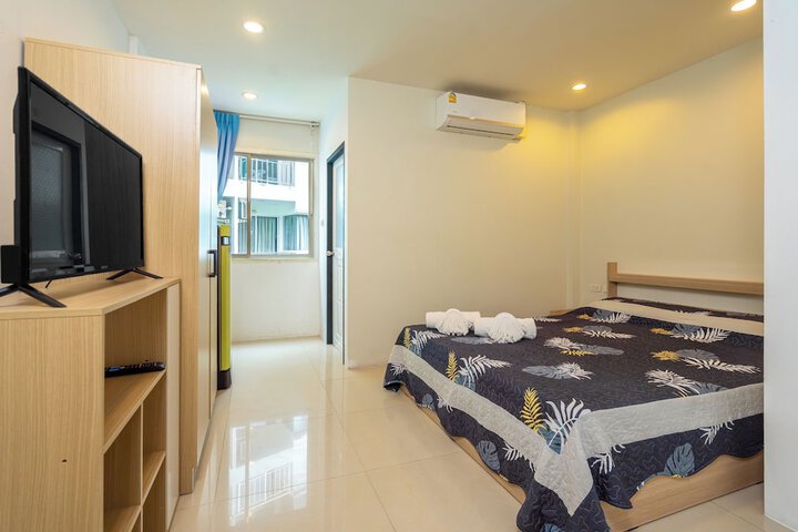 Room 10 of 25