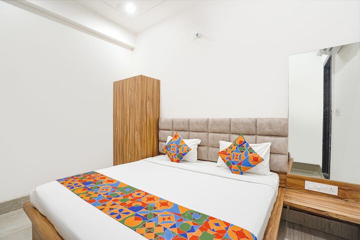 Room 8 of 25