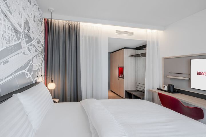 Room 3 of 21