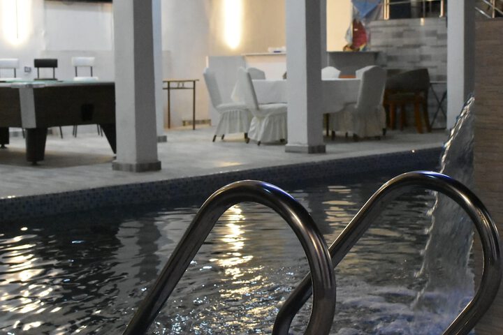 Pool 45 of 99
