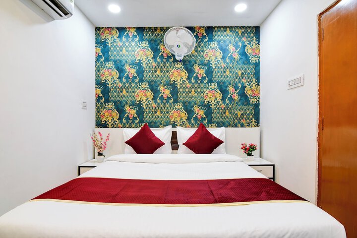 Room 4 of 33