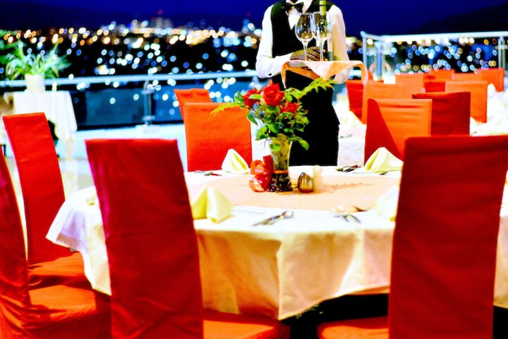 Dining 37 of 58