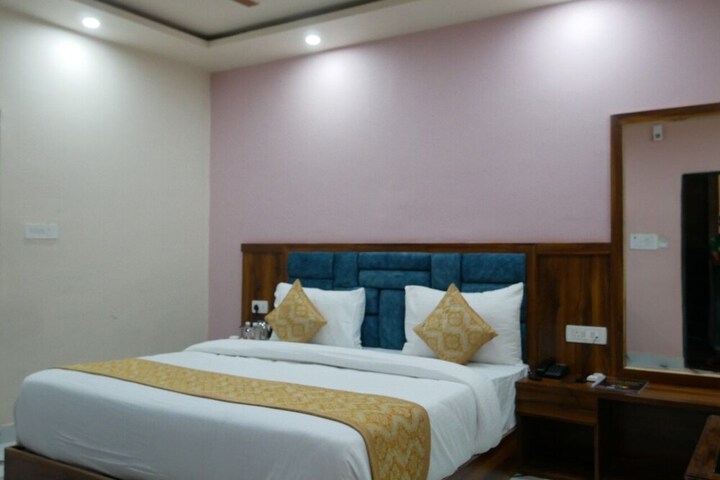 Room 16 of 22