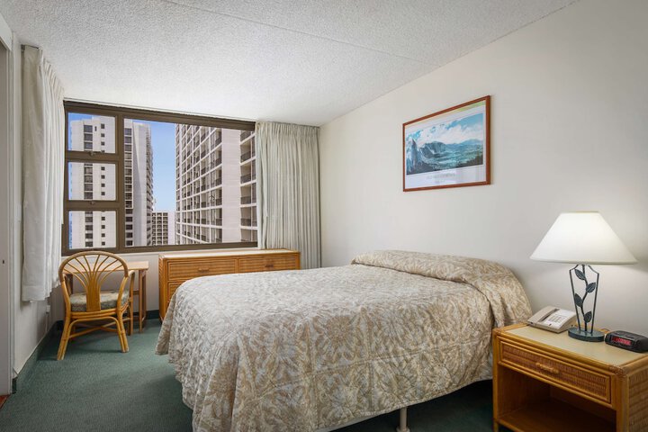 Room 14 of 77