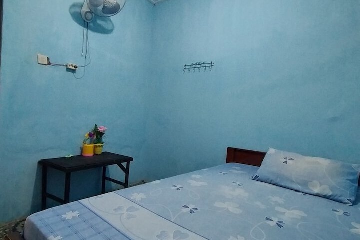 Room 5 of 6
