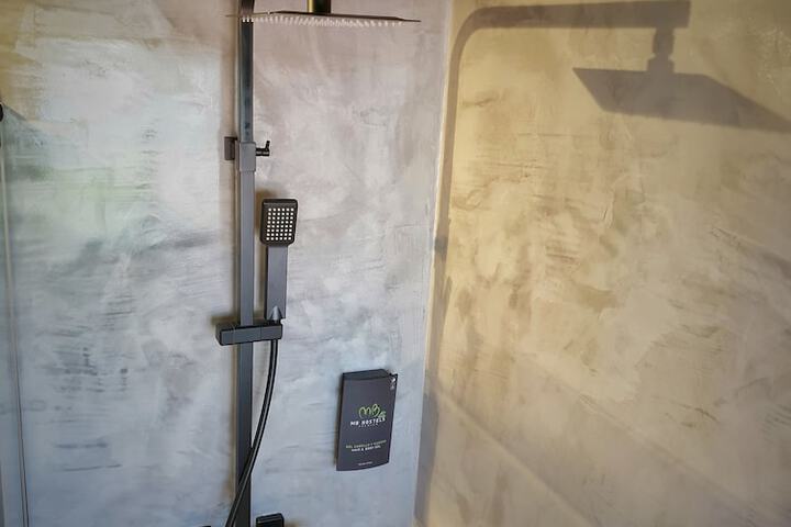 Room 9 of 29