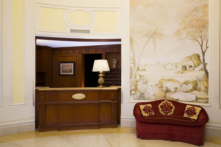 Guest Lobby