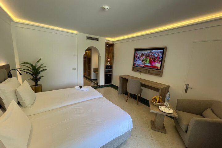 Room 29 of 66