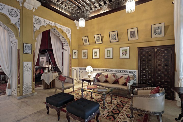 Entrance & Lobby