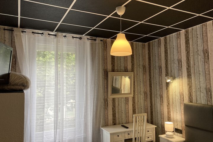 Room 16 of 37