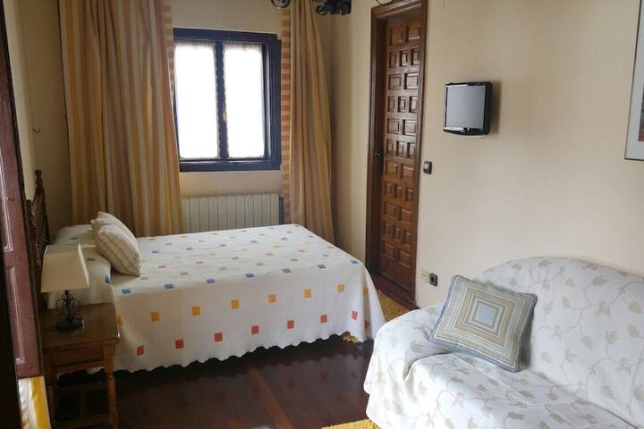 Room 2 of 17