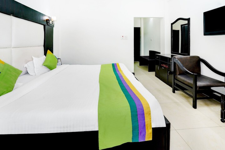 Room 14 of 37
