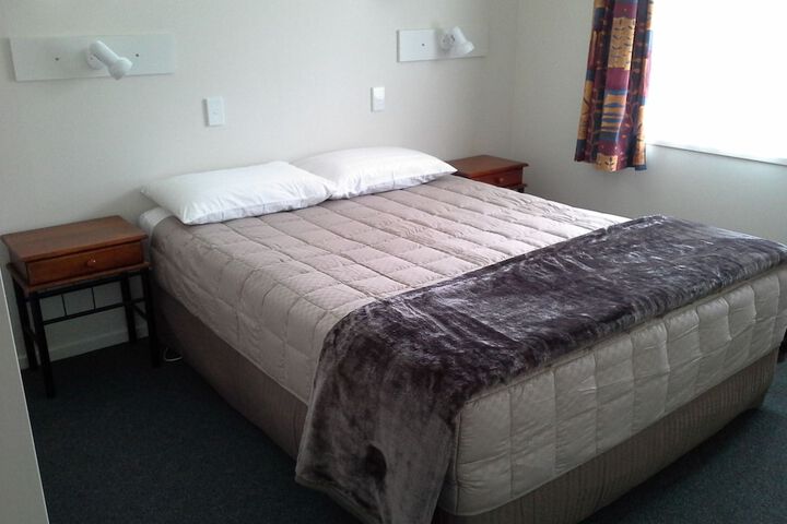 Room 2 of 35