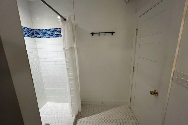 Room 216 of 297