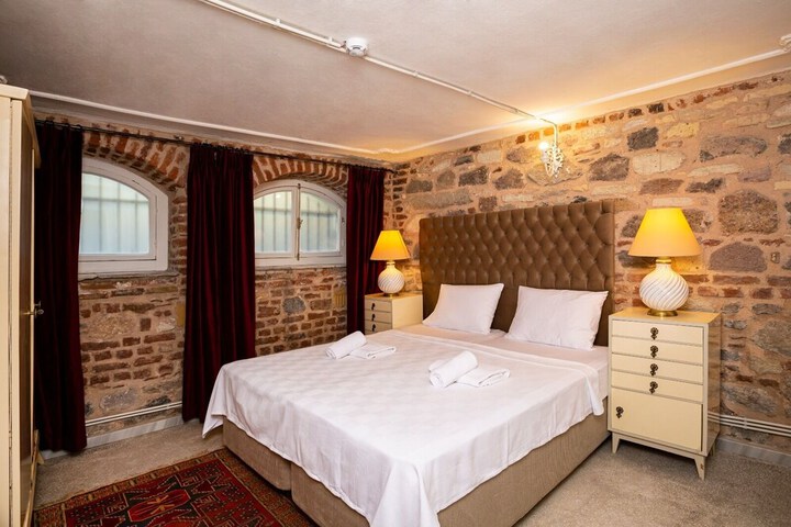 Room 5 of 36