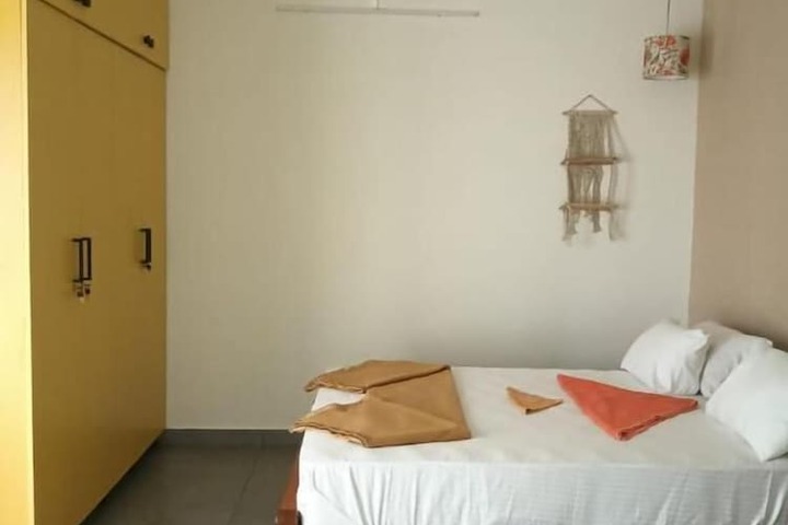 Room 5 of 11