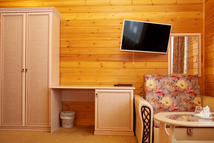 Room 5 of 123
