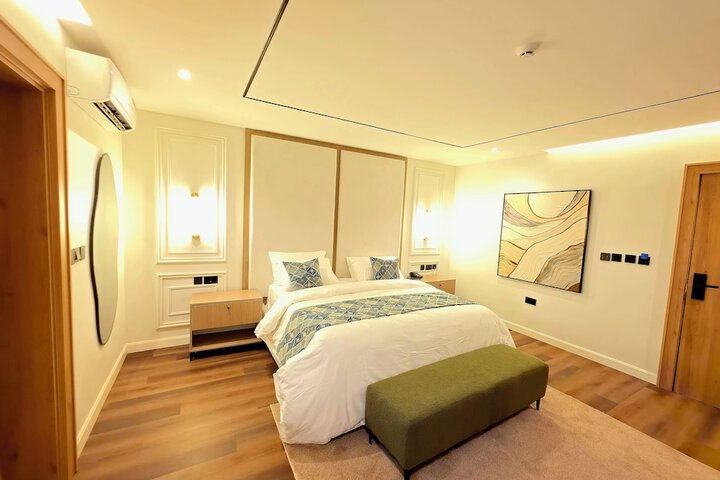 Room 35 of 72