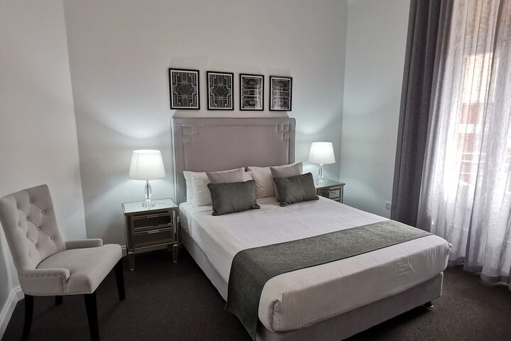 Room 10 of 65